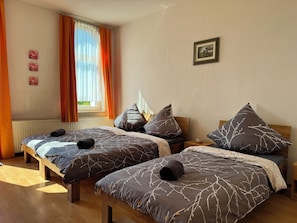 Schlafzimmer 2