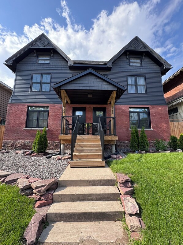 Front Entrance - Wellington Street East