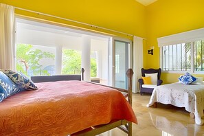 On site,Seating area,Area and facilities,Bed,Decorative detail,Photo of the whole room,Location,View(from property / room)