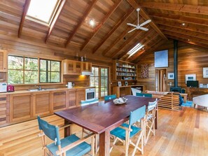Kitchen/Dinning