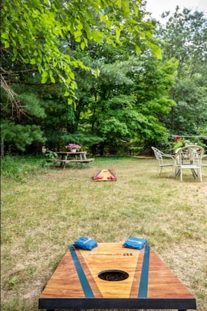 Who doesn't love some bean bag toss??