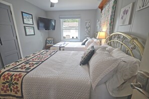 Garden room - 2 double beds