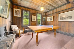Spielezimmer