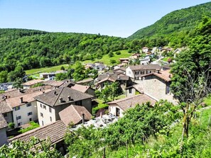Vegetation, House, Residential Area, Rural Area, Landscape, Home, Roof, Hill Station, Village