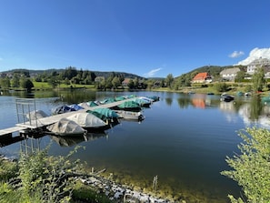 Wasservorräte, Wasser, Gewässer, Boot, Sommer, Watercraft, Wasserweg, Bank, Wasserlauf, Boote Und Boating - Geräte Und Materialien