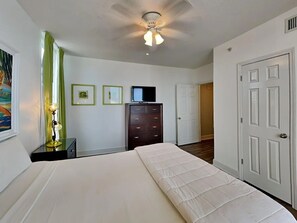 2nd bedroom with a queen size bed