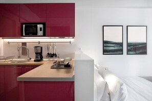 Kitchenette & bedhead