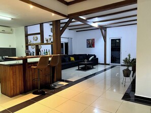 Bar (en la propiedad)