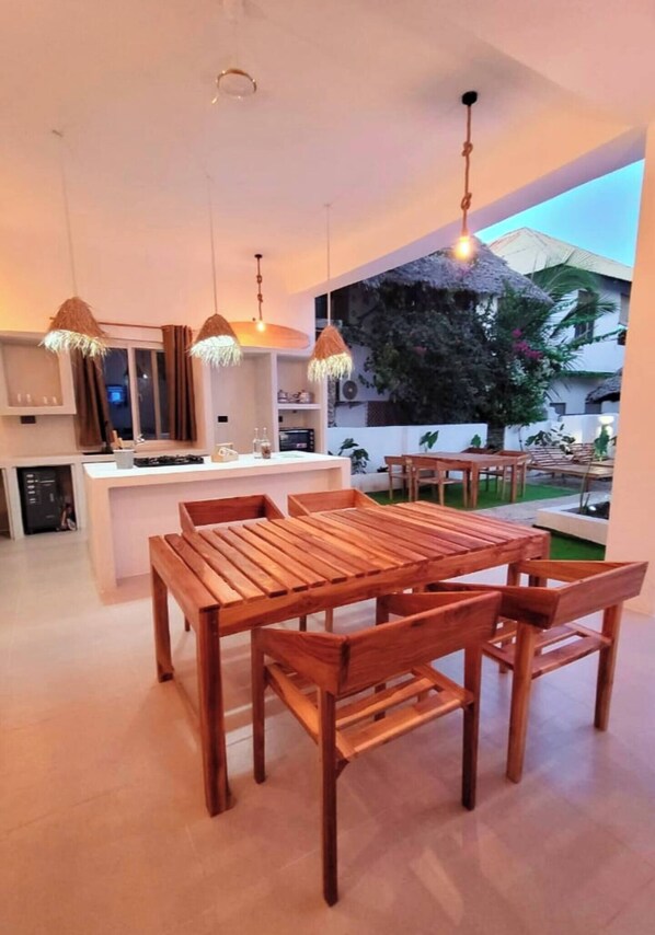 Outdoor dining