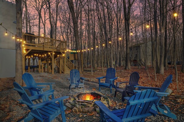 Enjoy our outdoor fire pit under the star for enjoyable nights 