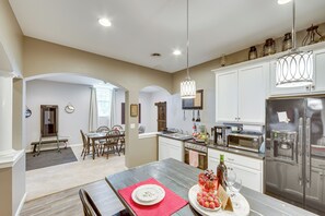 Kitchen | Drip & Single-Serve Coffee Maker
