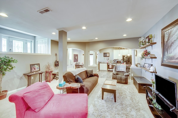 New Holland Vacation Rental | 2BR | 1BA | Steps to Enter | 1,500 Sq Ft