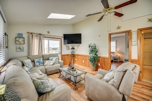 Living Room | 2nd Floor | Smart TV | Free WiFi