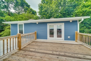 Private Deck | View of Mellwood Art Center