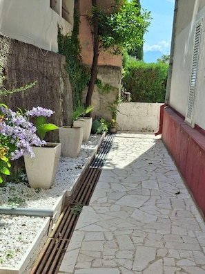 Enceinte de lâhĂ©bergement