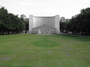 Gerald D. Hines Waterwall Park