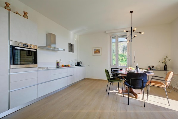 Kitchen and dining area