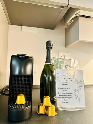 Kaffee und/oder Kaffeemaschine