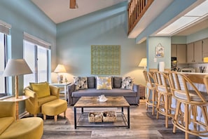 Living Room | Free WiFi | Sleeper Sofa | Main Floor