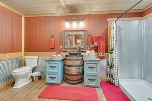 Garage full bath with shower