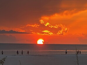 The sun set in Marco Island 