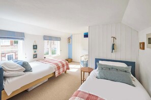 Pebble Cottage, Corpusty - Host & Stay