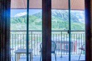 Amazing Balcony to take in the mountain conditions | Listed with @BookTraverse