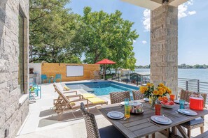 Outdoor Dining and Entertainment Space