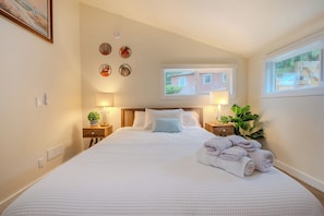 Queen size bed with memory foam and only cotton sheets