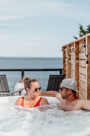Bain à remous extérieur