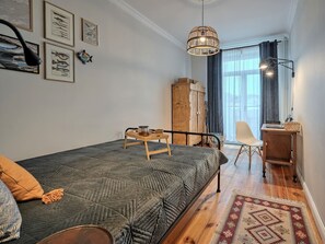 Bedroom - Comfortable bedroom with Queen Size Bed - book now with Rentujemy.com