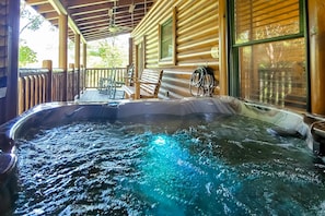 Bain à remous extérieur
