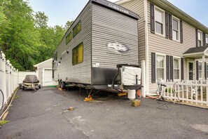 Property Exterior | Driveway (1 Vehicle) | Free Street Parking