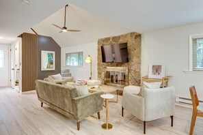 Living Room | Main Level | Free WiFi | Central Heating | Smart TV