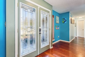 3575 Riddick Dr 6
