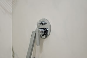 Hand-held showerhead