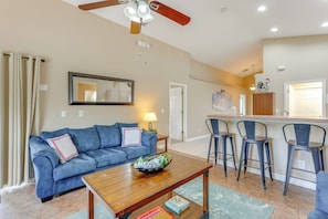 Living Space | Central A/C & Heating | Free WiFi