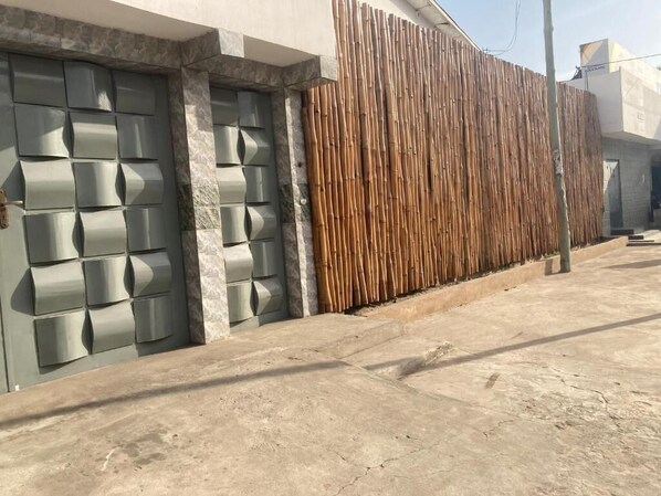 Fachada da propriedade