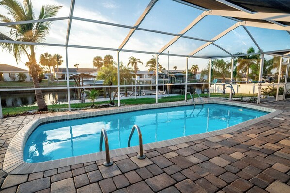 Simply Blessed Private Pool with Canal View