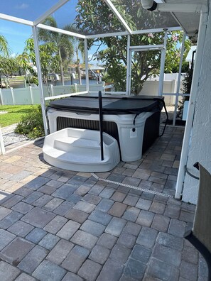 Simply Blessed Private Jacuzzi Tub