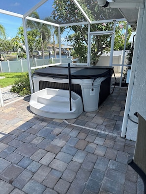 Simply Blessed Private Jacuzzi Tub