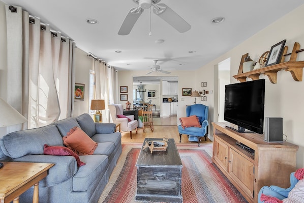 Furniture, Indoors, Living Room, Home Decor, Couch
