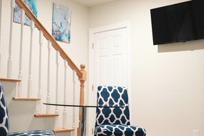 Common & Dining Area