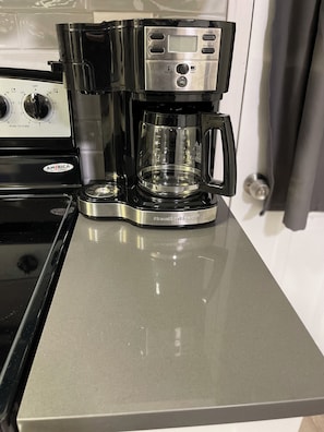 Kaffe og/eller kaffemaskine