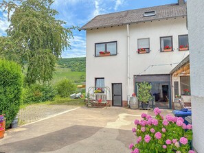 Außenseite Ferienhaus [Sommer]