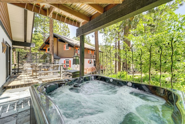 Incline Village Vacation Rental | 2BR | 2BA | 1,286 Sq Ft | Stairs to Enter