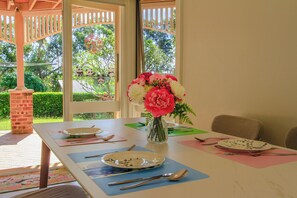 Sinteried stone table