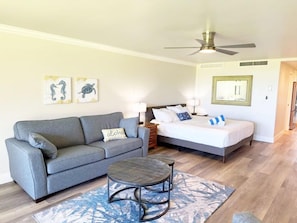 J122 King Bed