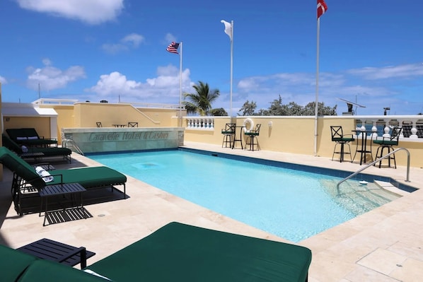 Swimming pool
