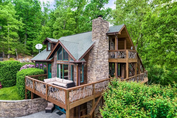 Engulfed in nature, our home is ready to host your group!